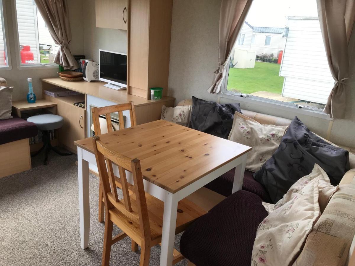 Saint Osyth Dotty By The Sea, 27 Bw, St Osyth Beach - Price Is Whole Caravan With Field Viewsヴィラ エクステリア 写真